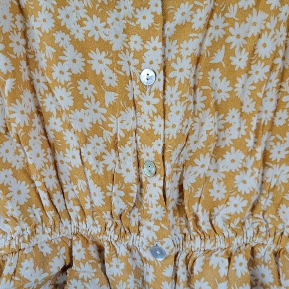 Nordstrom's Weekend Los Angeles Babydoll Crop Top Ditsy Floral Yellow Daisy Sz M - Picture 4 of 8